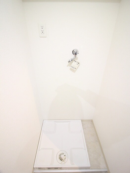 物件内観写真14　(洗濯機置場)