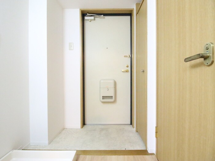 物件内観写真18　(玄関)