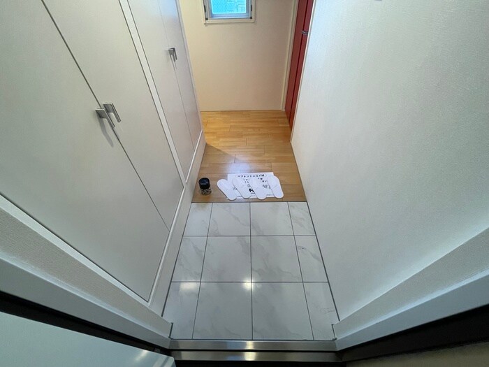 物件内観写真16　(玄関)