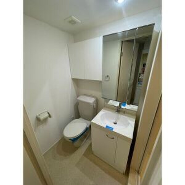 物件内観写真8　(トイレ)