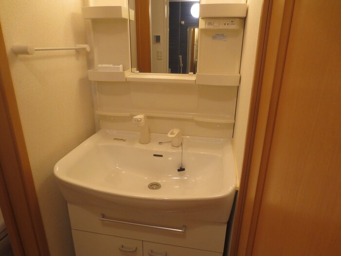 物件内観写真8　(洗面)