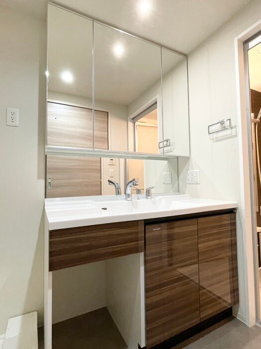 物件内観写真8　(洗面)