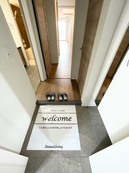 物件内観写真10　(玄関)