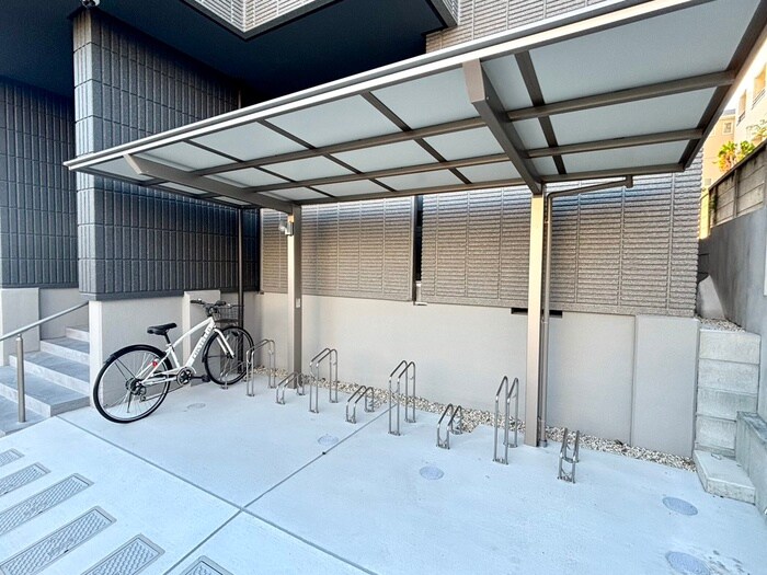 物件外観写真5　(駐輪場)
