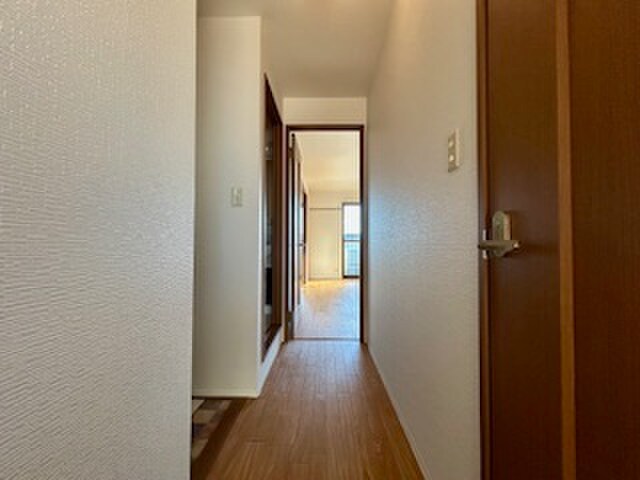 物件内観写真18　(廊下)