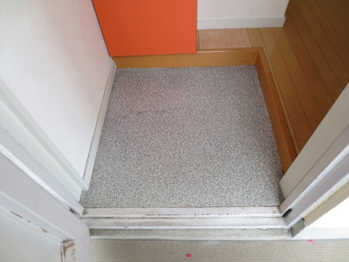 物件内観写真13　(玄関)