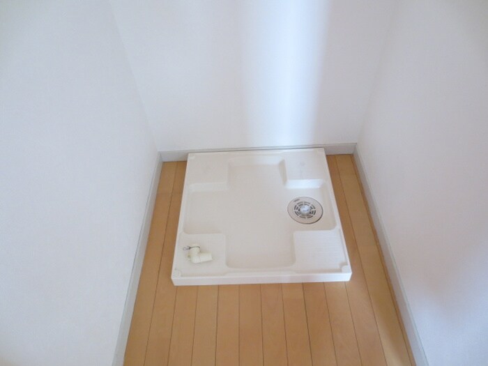 物件内観写真18　(洗濯機置場)