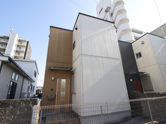 物件外観写真1　(外観写真)