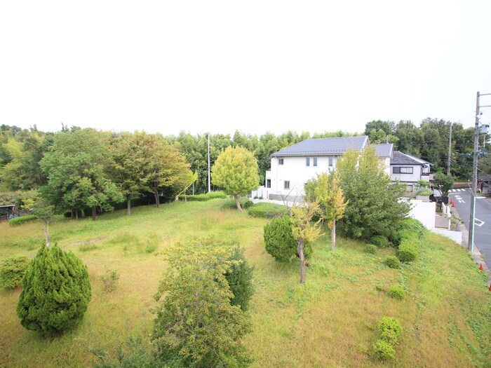 物件内観写真16　(室内からの展望)