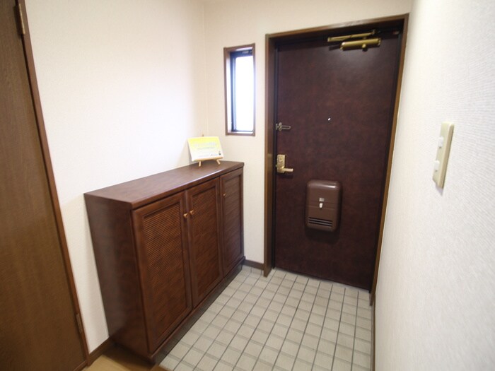 物件内観写真19　(玄関)