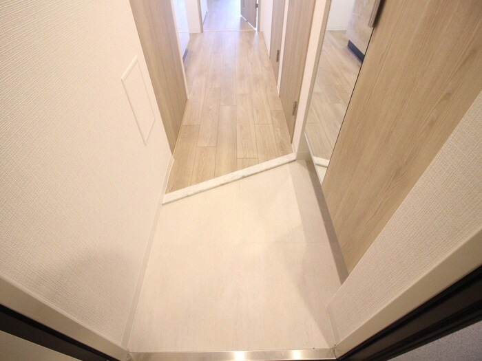 物件内観写真16　(玄関)