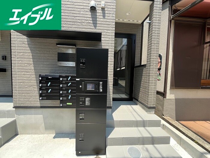 物件外観写真5　(エントランス部分)