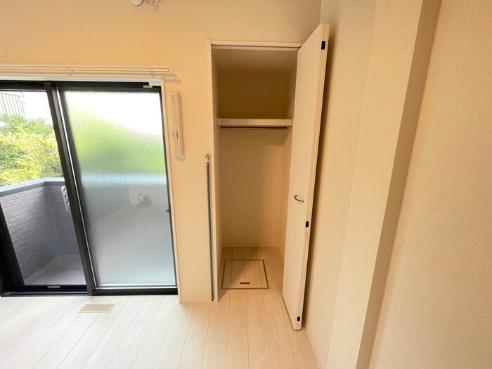 物件内観写真12　(収納)