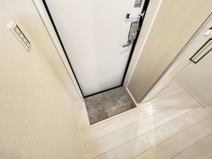 物件内観写真18　(玄関)