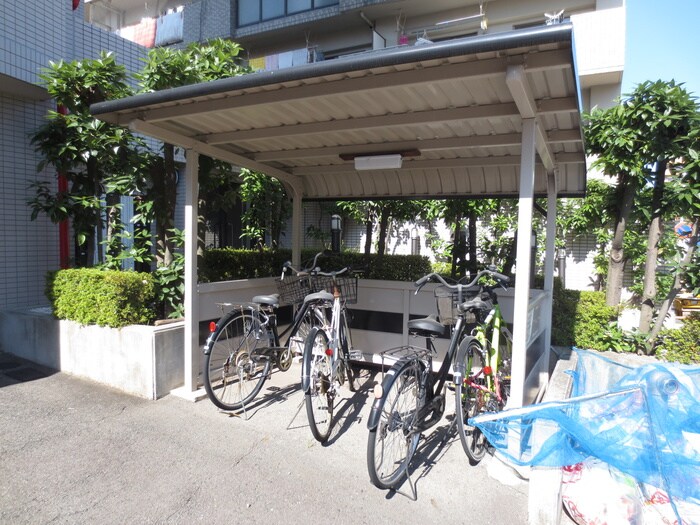 物件外観写真3　(駐輪場)