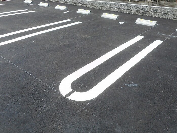 物件外観写真2　(駐車場)