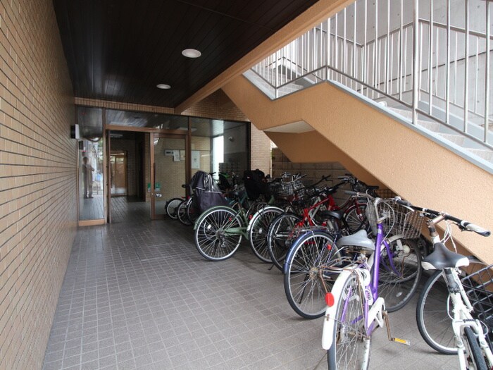 物件外観写真5　(駐輪場)