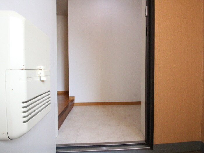 物件内観写真18　(玄関)