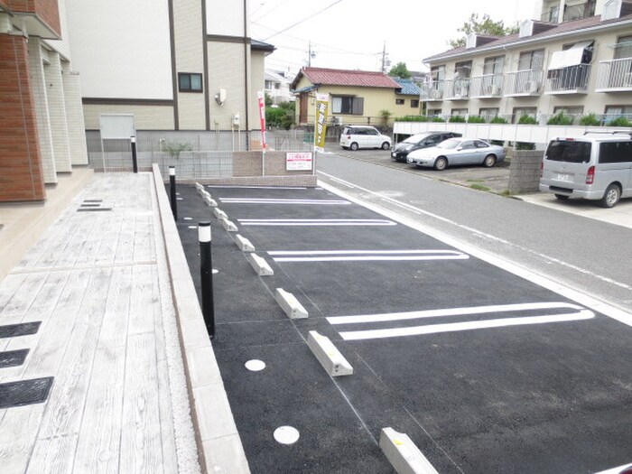 物件外観写真4　(駐車場)