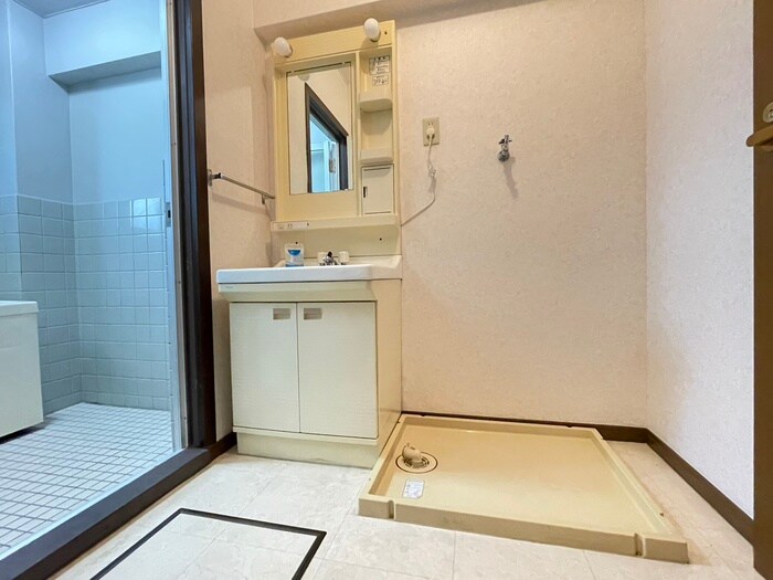 物件内観写真12　(洗濯機置場)