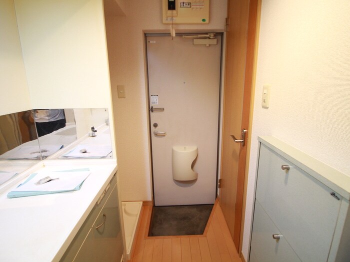 物件内観写真17　(玄関)
