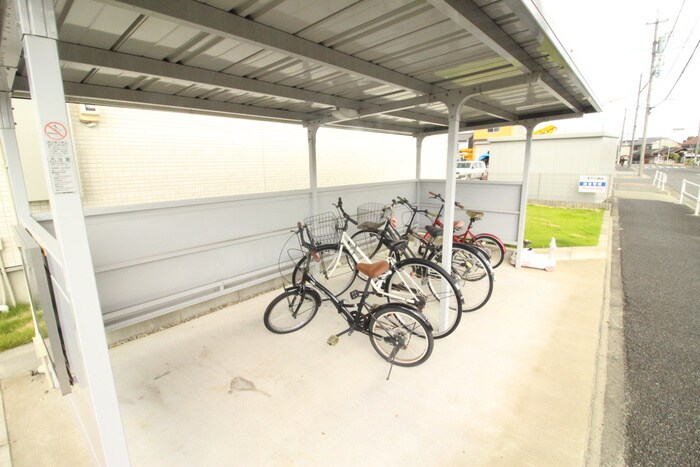 物件外観写真5　(駐輪場)