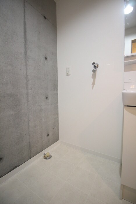 物件内観写真18　(洗濯機置場)