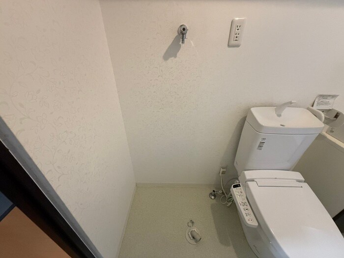 物件内観写真18　(洗濯機置場)