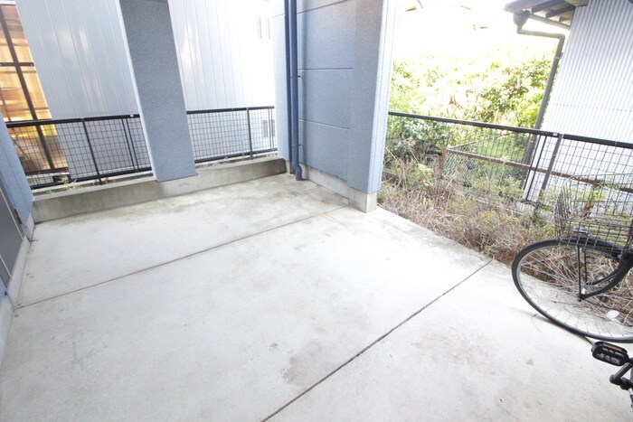 物件外観写真5　(エントランス部分)