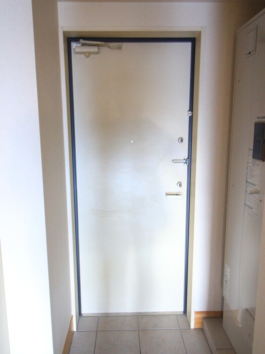 物件内観写真11　(玄関)