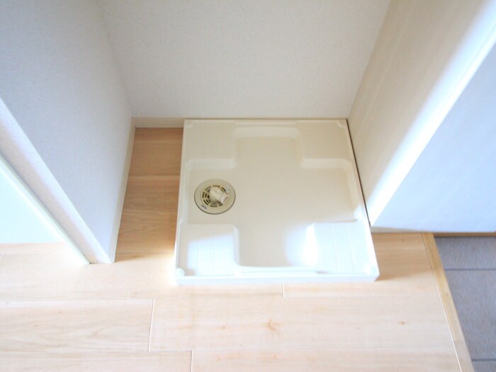 物件内観写真14　(洗濯機置場)