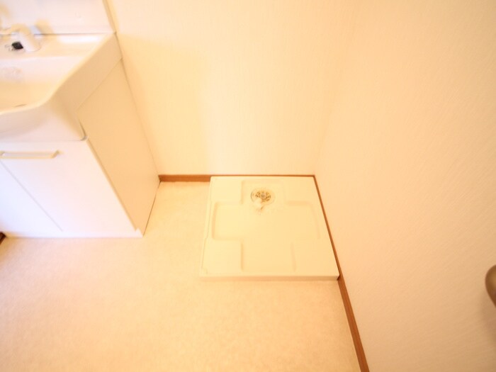 物件内観写真10　(洗濯機置場)