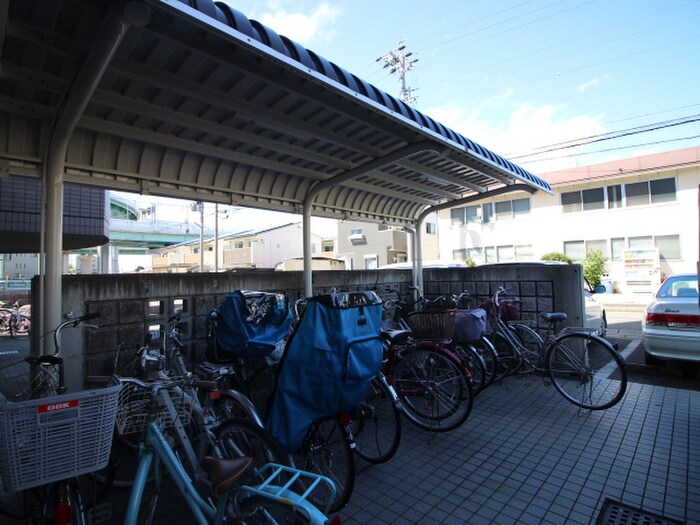 物件外観写真6　(駐輪場)
