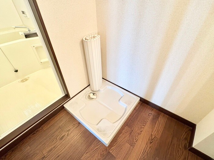 物件内観写真17　(洗濯機置場)