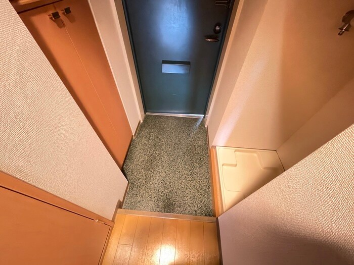 物件内観写真17　(玄関)