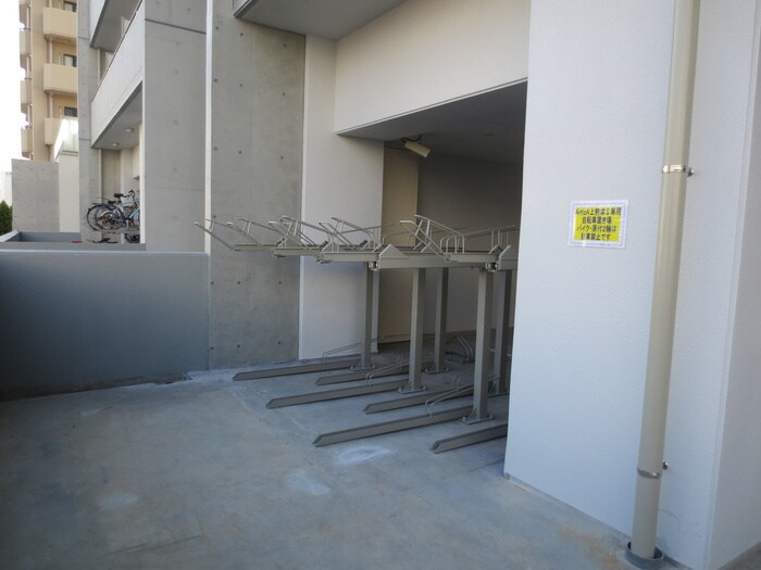 物件外観写真6　(駐輪場)