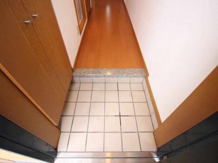 物件内観写真17　(玄関)