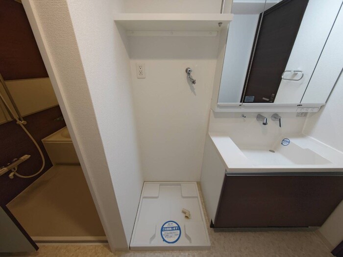 物件内観写真15　(洗濯機置場)