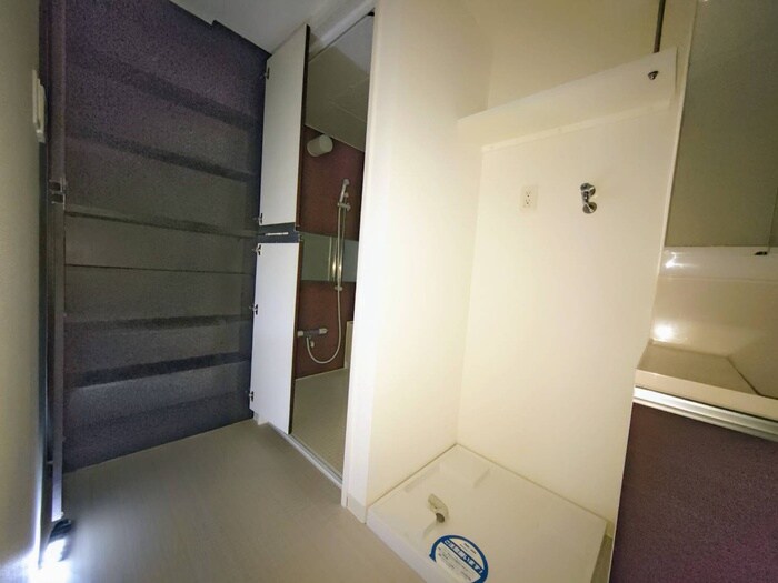 物件内観写真15　(洗濯機置場)