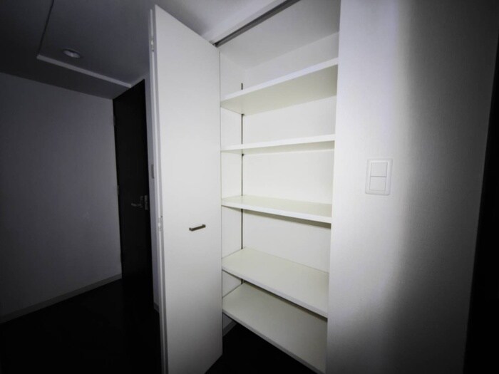 物件内観写真16　(収納)