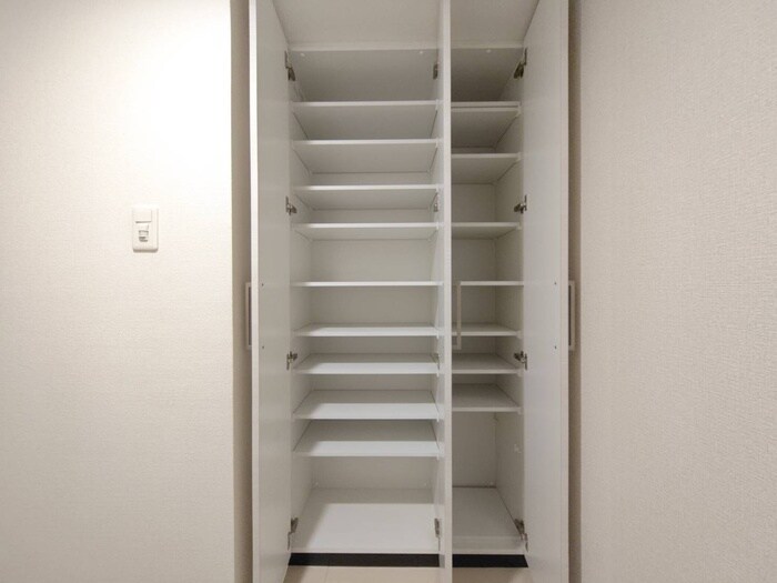 物件内観写真16　(靴箱)