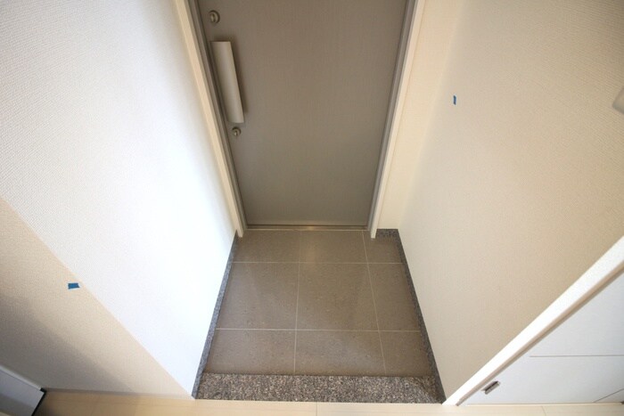 物件内観写真17　(玄関)