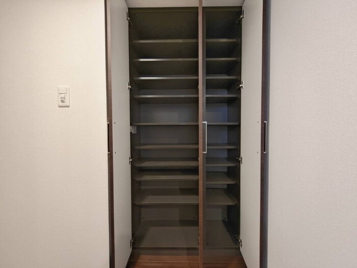 物件内観写真17　(靴箱)