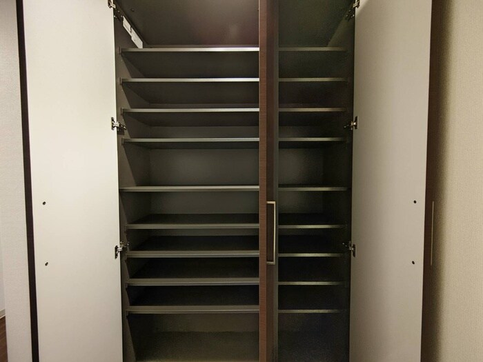 物件内観写真18　(靴箱)