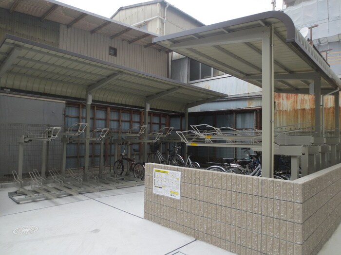 物件外観写真5　(駐輪場)