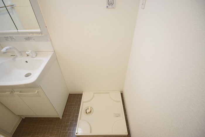 物件内観写真13　(洗濯機置場)