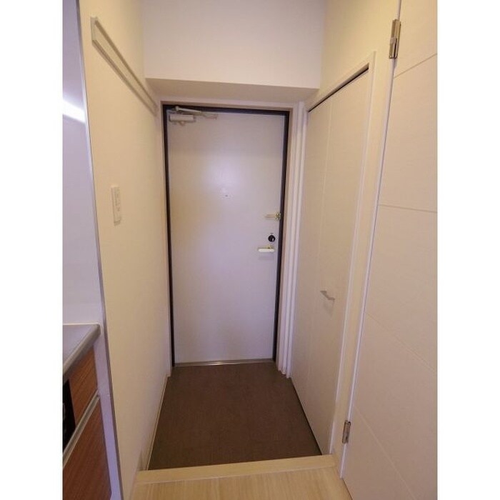 物件内観写真15　(玄関)