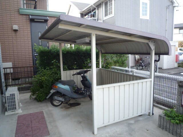 物件外観写真3　(駐輪場)