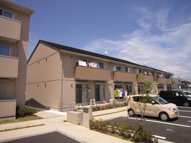 ロイヤルガ－デン花水木館の物件外観写真