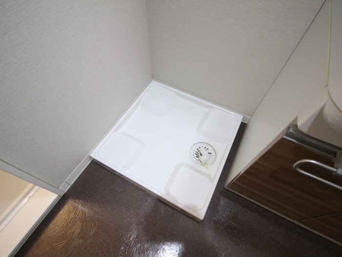 物件内観写真15　(洗濯機置場)